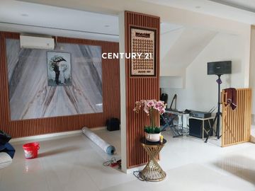 Rumah Bagus Furnish 2 Lantai Di Podomoro Karawang