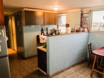 EXCELENTE SEMIPISO 3 ambientes CON COCHERA- ALMAGRO
