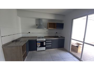 Duplex en inmediaciones de Elpidio González y Urquiza