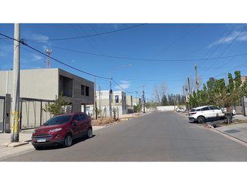 Duplex en inmediaciones de Elpidio González y Urquiza