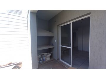 Duplex en inmediaciones de Elpidio González y Urquiza