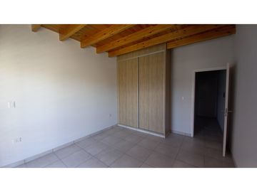Duplex en inmediaciones de Elpidio González y Urquiza