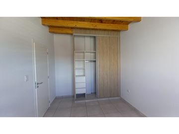 Duplex en inmediaciones de Elpidio González y Urquiza