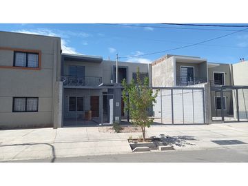 Duplex en inmediaciones de Elpidio González y Urquiza