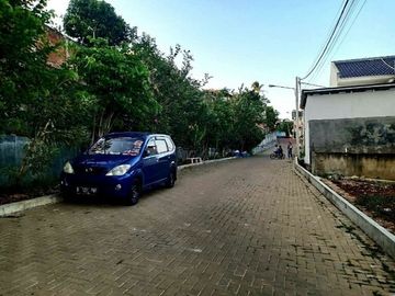 Rumah mewah Tanah Luas Bangunan Baru Hook di CICAHEUM JATIHANDAP KOTA Bandung dekat Cikutra, Gasibu