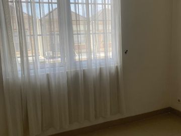 Rumah siap huni dengan akses mudah di BSD Timur