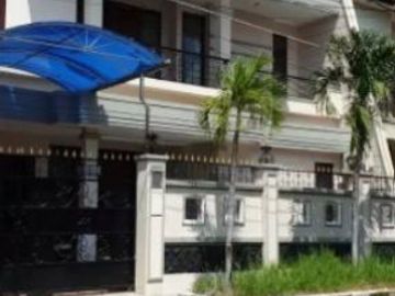 Dijual rumah di Kertajaya indah tengah