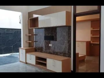 Dijual rumah di Kertajaya indah tengah