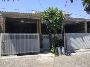Rumah di Deltasari Indah Sidoarjo Bangunan Habis direnovasi