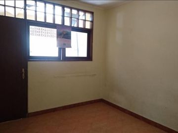 Rumah hoek siap huni dalam komplek di Pondok Aren