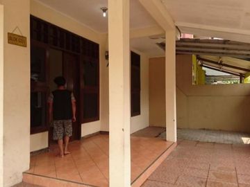 Rumah hoek siap huni dalam komplek di Pondok Aren