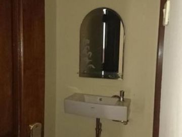 Rumah hoek siap huni dalam komplek di Pondok Aren