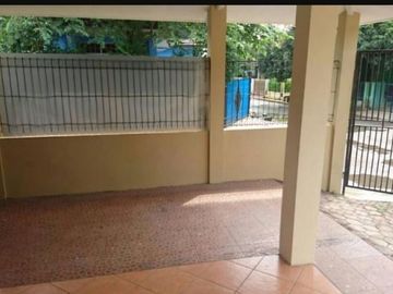 Rumah hoek siap huni dalam komplek di Pondok Aren