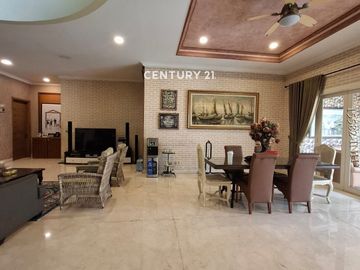 Townhouse Di Jatipadang Rumah Mewah Dengan Pool Aman Dan Strategi