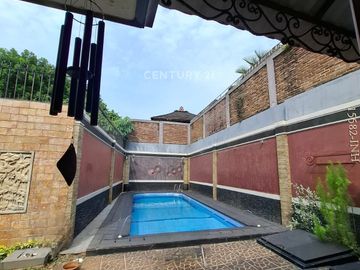 Townhouse Di Jatipadang Rumah Mewah Dengan Pool Aman Dan Strategi