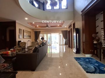 Townhouse Di Jatipadang Rumah Mewah Dengan Pool Aman Dan Strategi