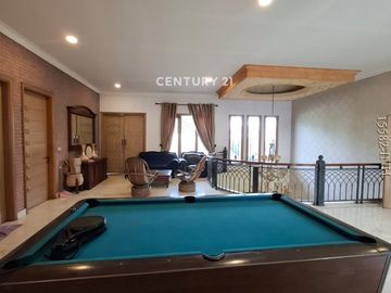 Townhouse Di Jatipadang Rumah Mewah Dengan Pool Aman Dan Strategi