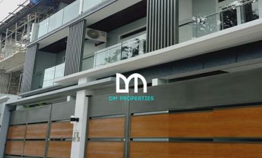 For Sale: 3-Storey Modern Townhouse near Teacher's Village, Quezon City