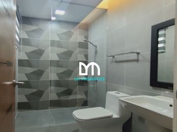 For Sale: 3-Storey Modern Townhouse near Teacher's Village, Quezon City