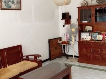 TENGGILIS Rumah Lama Cocok Untuk Dibangun Kost