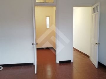 Casa en Venta en Fray Luis de la peña / Bascuñan Guerrero
