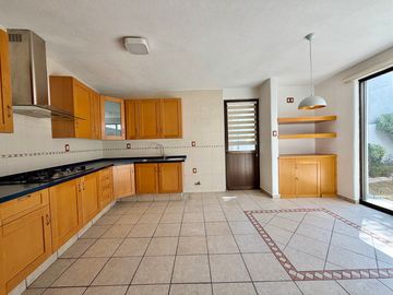 CASA EN VENTA EN LA PRIVADA LA LOMA MIXTO