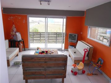 Casa estilo moderno, Barrio Santa Elena/ Frente Mar