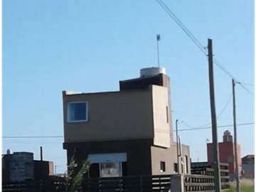Casa estilo moderno, Barrio Santa Elena/ Frente Mar