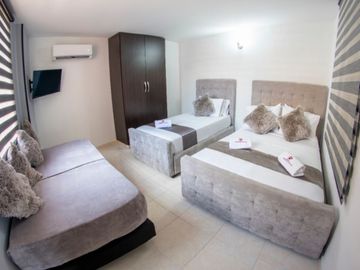 hotel en venta en urbanización tequendama. Cod V110406