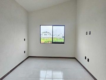 VENTA DE CASA CON ALBERCA Y/O TERRAZA EN MONTELLANO2, VILLA DE ALVAREZ COLIMA