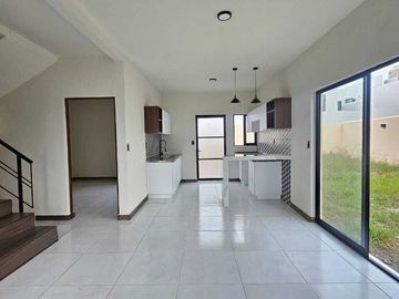 VENTA DE CASA CON ALBERCA Y/O TERRAZA EN MONTELLANO2, VILLA DE ALVAREZ COLIMA