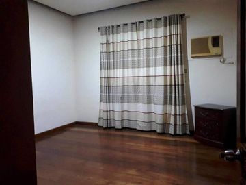 Very Spacious 650sq.m House and Lot for Rent in Cutcut Angel