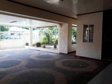 Very Spacious 650sq.m House and Lot for Rent in Cutcut Angel