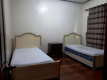 Very Spacious 650sq.m House and Lot for Rent in Cutcut Angel