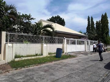Very Spacious 650sq.m House and Lot for Rent in Cutcut Angel