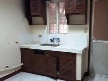 Very Spacious 650sq.m House and Lot for Rent in Cutcut Angel