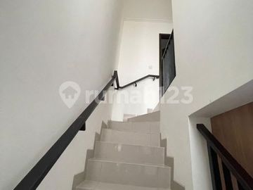 Disewakan Rumah Pik2 Millenial Cluster Florida Uk 4,5X10 Furnish