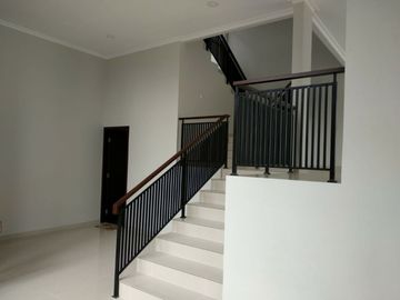 Rumah HOEK The Green BSD Cluster Vineyard BANGUNAN BARU