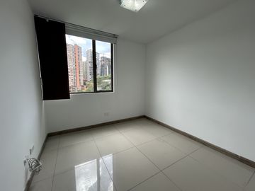 apartamento en arriendo en altos del poblado. Cod A9433928