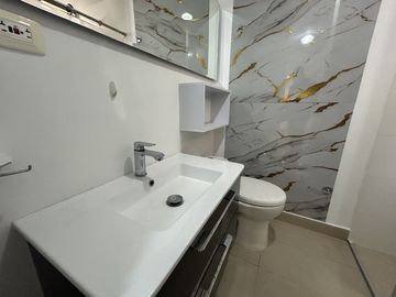 apartamento en arriendo en altos del poblado. Cod A9433928
