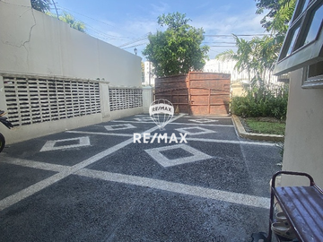 Rumah Mewah 2 Lantai di Pondok Indah – LT 788 m² LB 765 m², Kolam Renang Pribadi, SHM