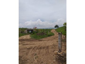 ESPLENDIDO RANCHO EN COL. CUAUHTÉMOC - VILLAFLORES