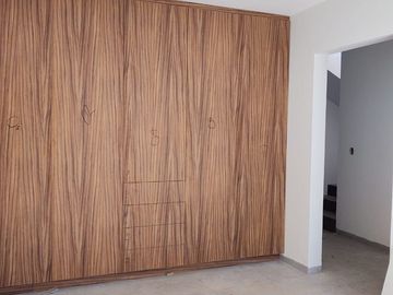 Residencia de Lujo en Grand Juriquilla, 4 Recamaras, una en PB, Roof Garden