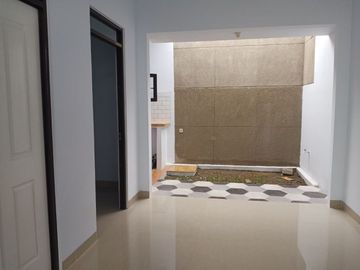 Rumah minimalis dekat Summarecon Harapan Indah stasiun