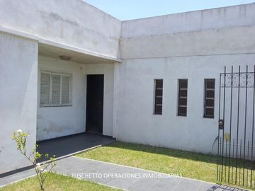 VENTA - ALDO BONZI -  CASA EN LOTE PROPIO - COD 883