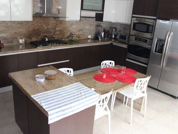 Se Vende Casa Cerca del Mar en Chipipe - Salinas
