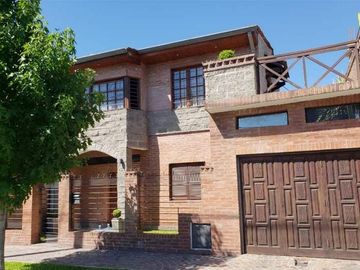 Chalet en venta en Villa Luzuriaga