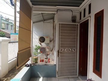 Rumah cantik terawat, strategis termurah di Galaxy Bekasi