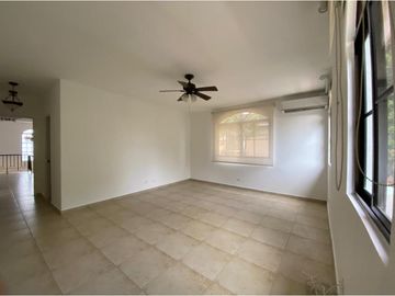 Sea Confiable Vende Casa en Clayton Village