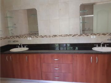 Sea Confiable Vende Casa en Clayton Village